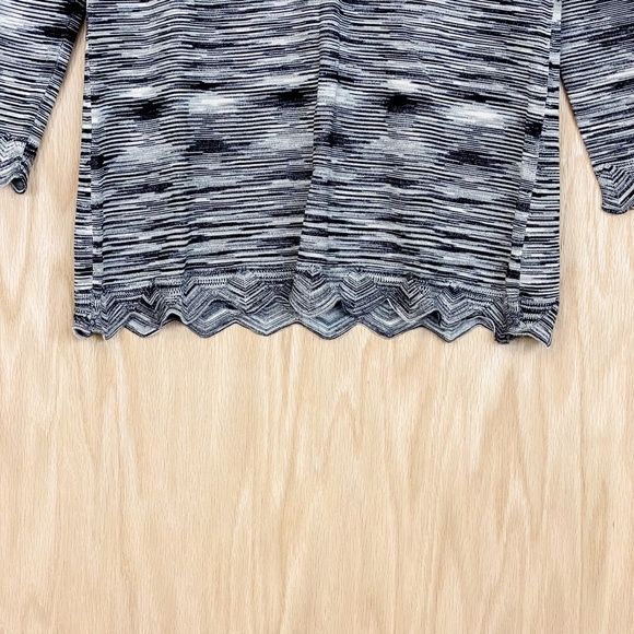 MAGASCHONI V-Neck Scalloped Hem Silk Top - Picture 3 of 7